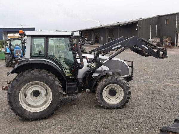 2008 Valtra T151 Tractor