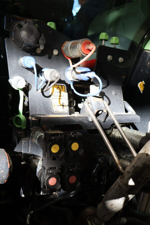 Deutz M600 Summit Tractor - Image 4