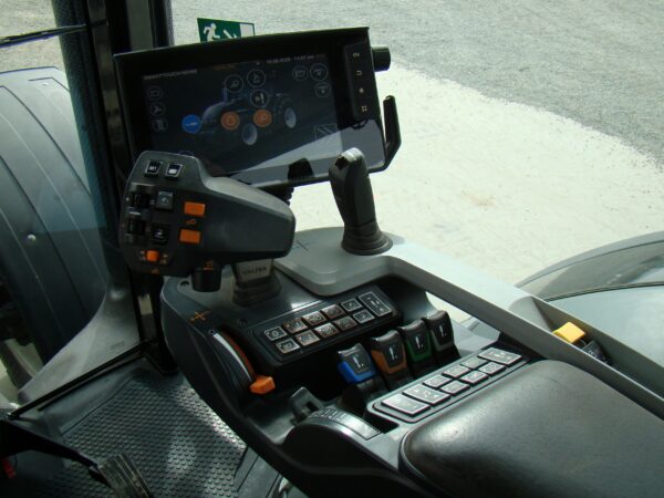 2019 Valtra S274 Tractor (2nd Generation) - Image 4