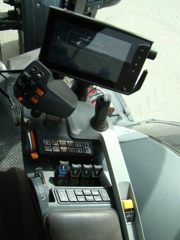 2019 Valtra S274 Tractor (2nd Generation) - Image 6